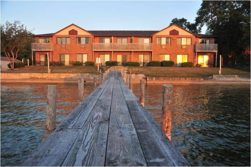 South Shore Inn - Clear Lake, IA