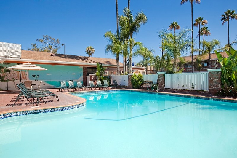 BEST WESTERN PLUS Carriage Inn - Van Nuys, CA