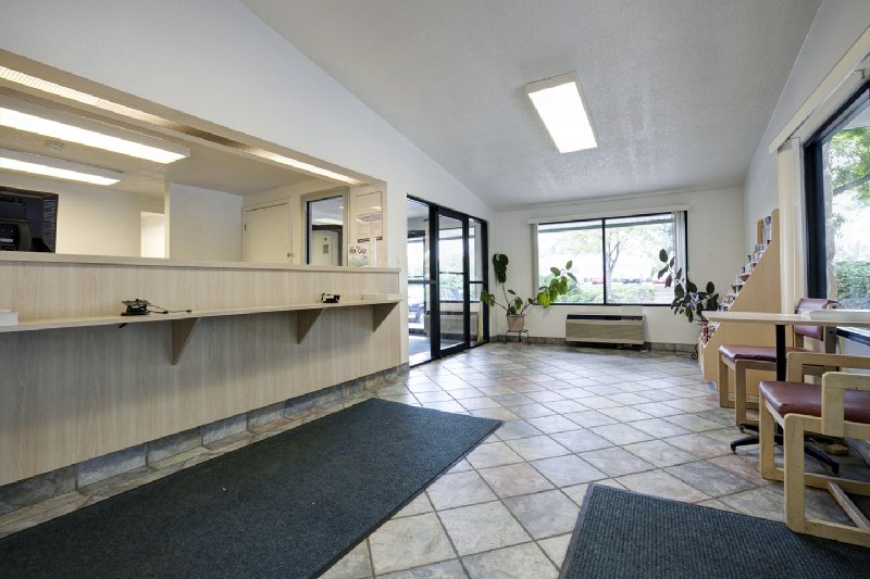 Americas Best Value Inn - Englewood, OH
