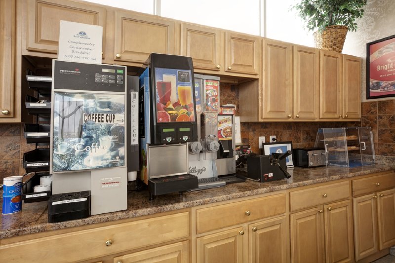 AMERICAS BEST VALUE INN - Smithtown, NY