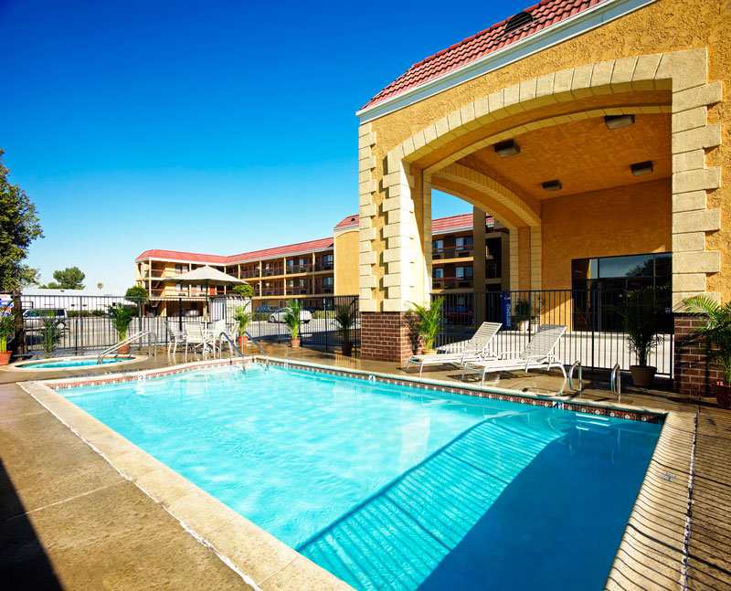 Portola Inn & Suites - Buena Park - Buena Park, CA