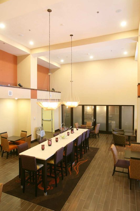 Hampton Inn-Fargo - Fargo, ND