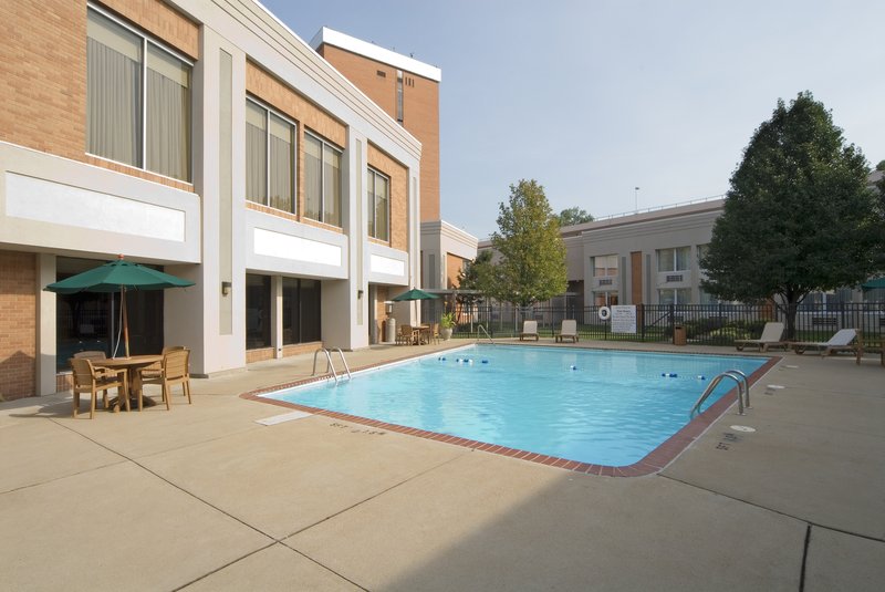BEST WESTERN Airport Plaza Inn & Conference Center - Bridgeton, MO