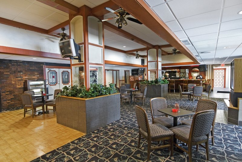 BEST WESTERN Airport Plaza Inn & Conference Center - Bridgeton, MO