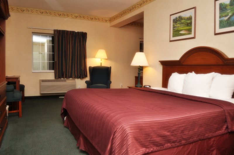 Comfort Inn Dixon - Dixon, IL