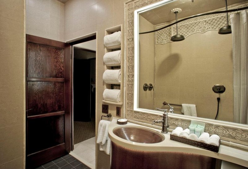 Airtel Plaza Hotel & Conference Center - Van Nuys, CA
