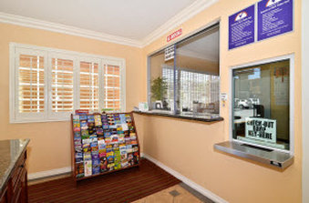 Americas Best Value Inn - Lobby
