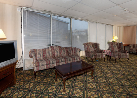 Rodeway Inn - Commack, NY