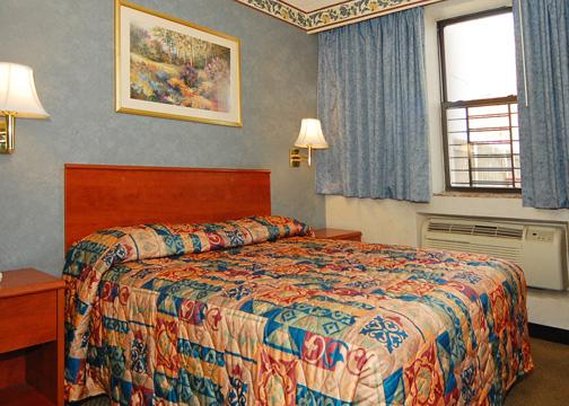 Econo Lodge - South Ozone Park, NY