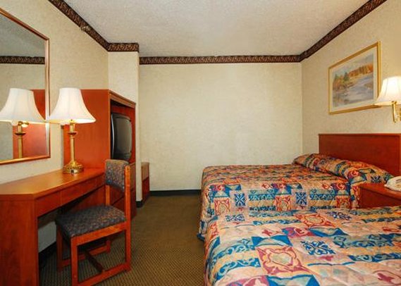 Econo Lodge - South Ozone Park, NY