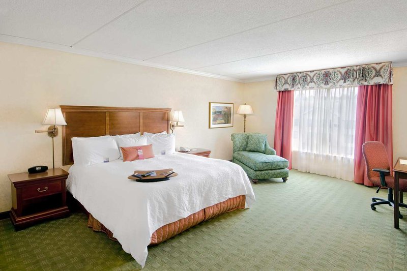 Hampton Inn & Suites Cleveland-Beachwood - Beachwood, OH