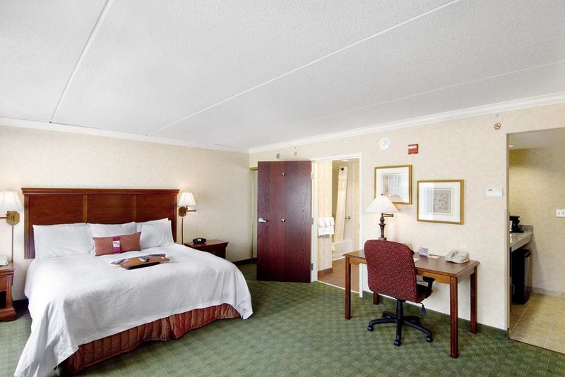 Hampton Inn & Suites Cleveland-Beachwood - Beachwood, OH