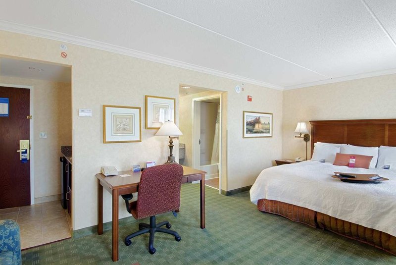 Hampton Inn & Suites Cleveland-Beachwood - Beachwood, OH