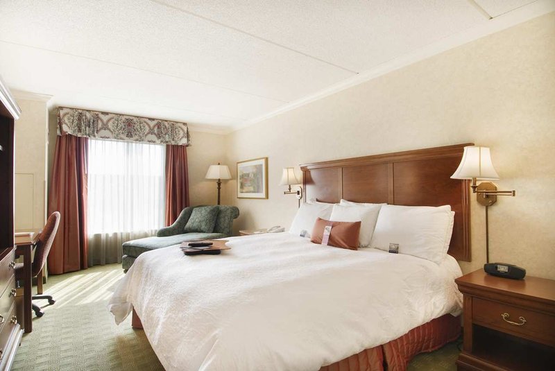 Hampton Inn & Suites Cleveland-Beachwood - Beachwood, OH