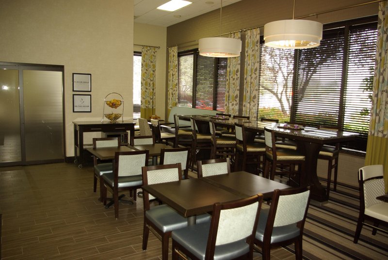 Hampton Inn-Norfolk/Naval Base - Norfolk, VA