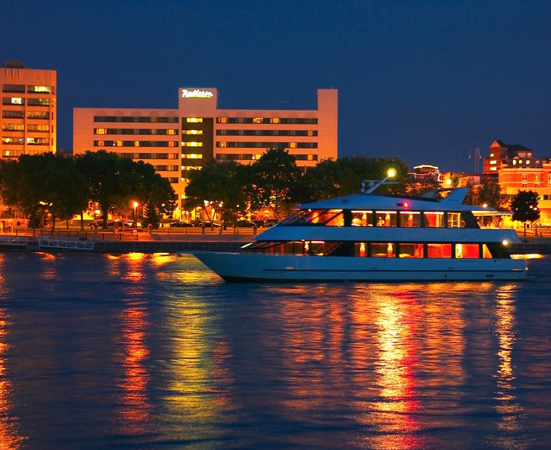 Radisson Hotel La Crosse - La Crosse, WI