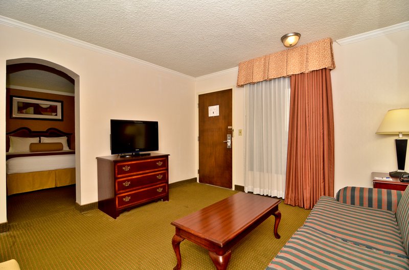 Best Western Plus Galleria Inn & Suites
