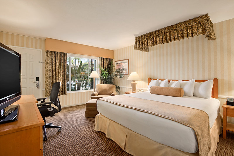 BEST WESTERN PLUS Carriage Inn - Van Nuys, CA
