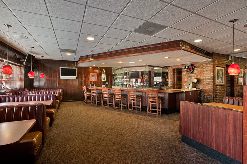 BEST WESTERN PLUS Carriage Inn - Van Nuys, CA