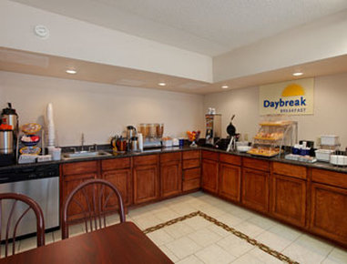 Days Inn - Salina, KS