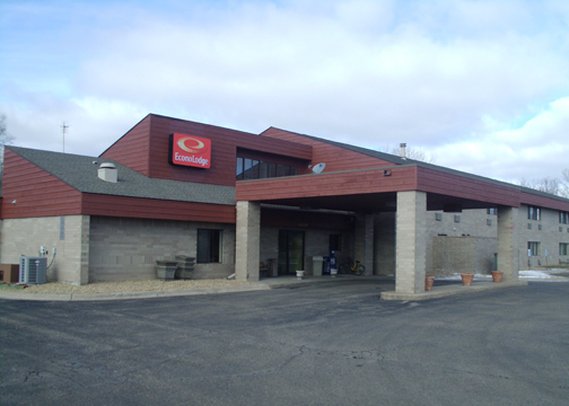 Econo Lodge - River Falls, WI