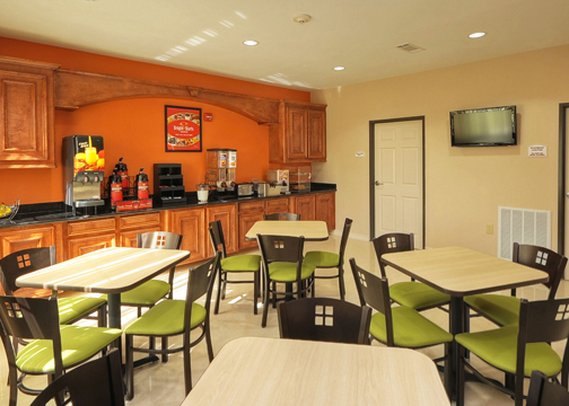 Econo Lodge Inn & Suites - Bridge City, TX
