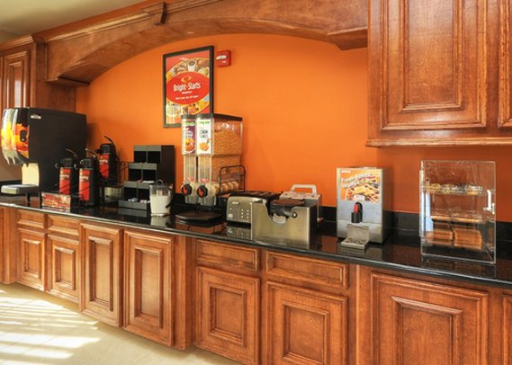 Econo Lodge Inn & Suites - Bridge City, TX
