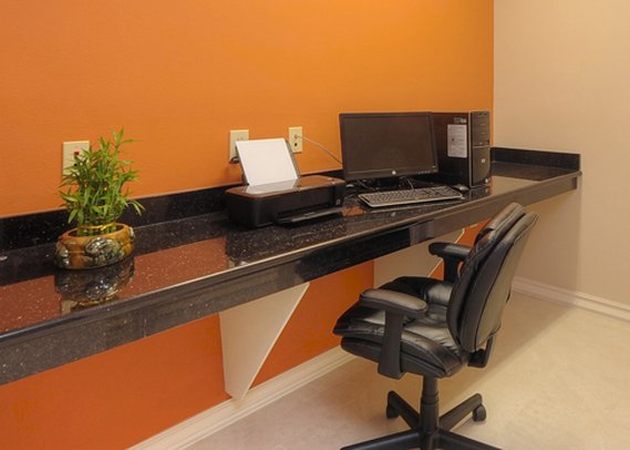 Econo Lodge Inn & Suites - Bridge City, TX