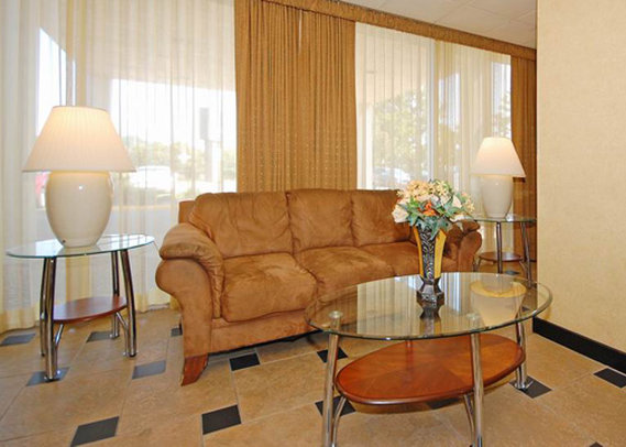 Rodeway Inn & Conference Center - Sioux City, IA