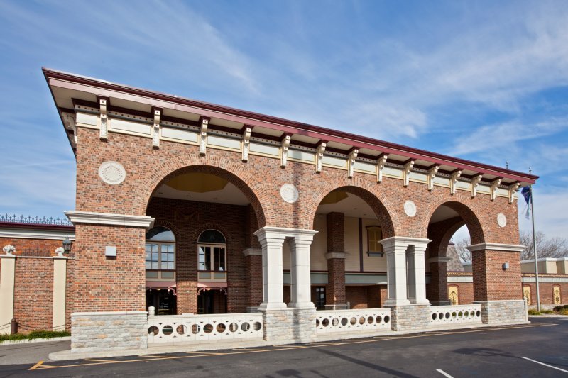 Clarion Hotel - Columbus, IN