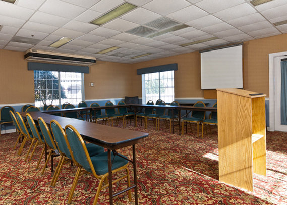 Baymont Inn & Suites Decatur Near Point Mallard - Decatur, AL
