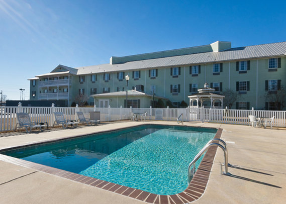 Baymont Inn & Suites Decatur Near Point Mallard - Decatur, AL