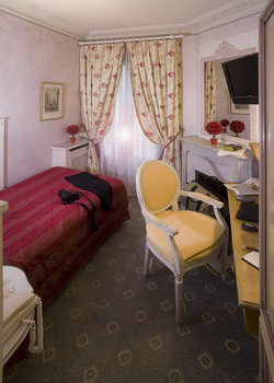Gavarni Hotel - Room