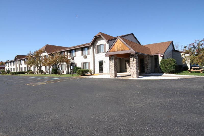 Best Western Country Inn - Ishpeming, MI