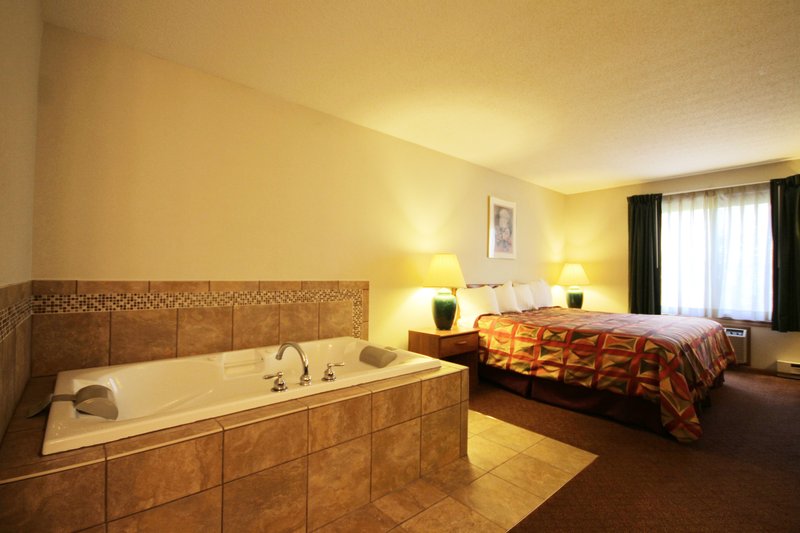 Best Western Country Inn - Ishpeming, MI