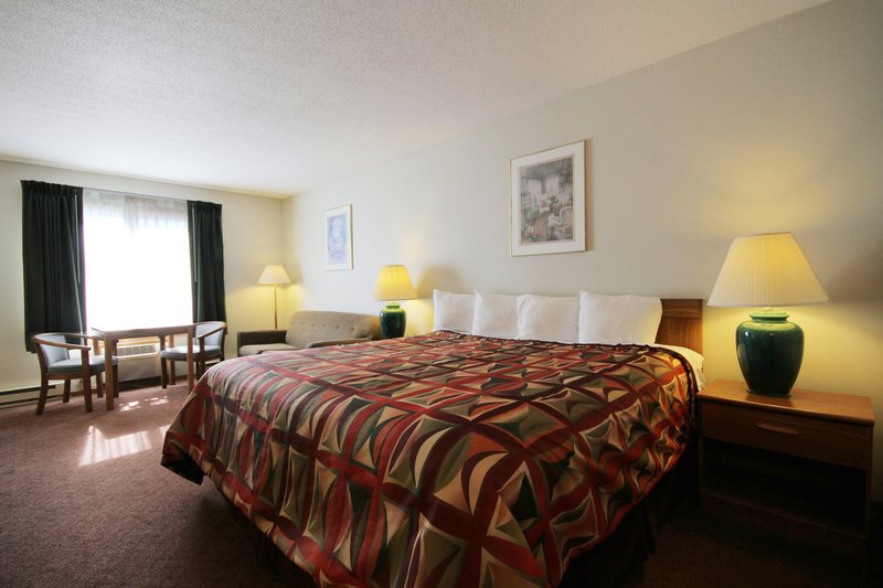 Best Western Country Inn - Ishpeming, MI