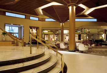 Le Meridien Dubai - Lobby