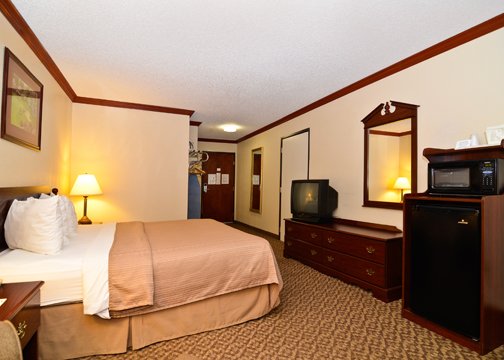 Quality Inn & Suites - Beaumont, TX