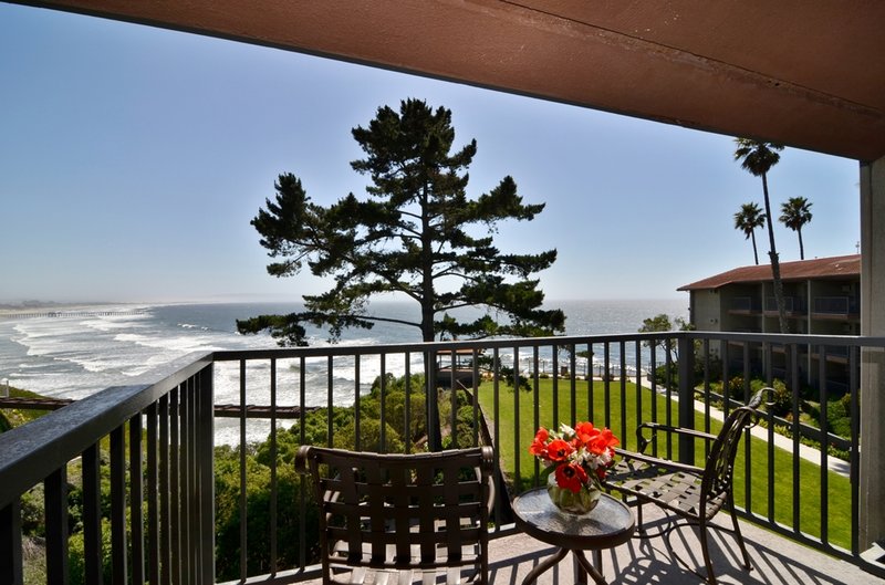 Plus Shore Cliff Lodge - Pismo Beach, CA