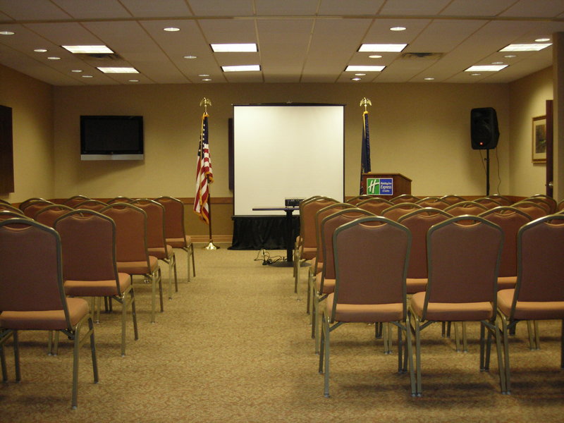 Holiday Inn Express & Suites PITTSBURGH AIRPORT - Pittsburgh, PA