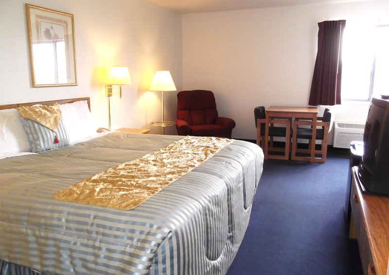 Country Hearth Inn - Fulton, MO