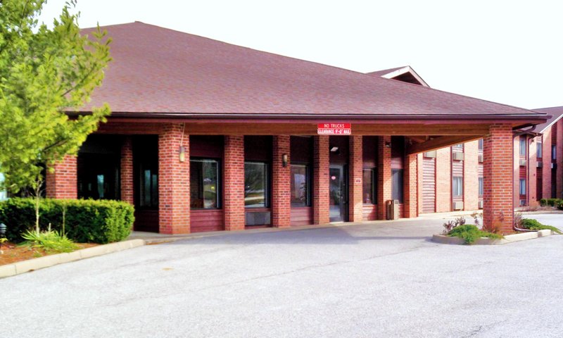 Country Hearth Inn - Fulton, MO