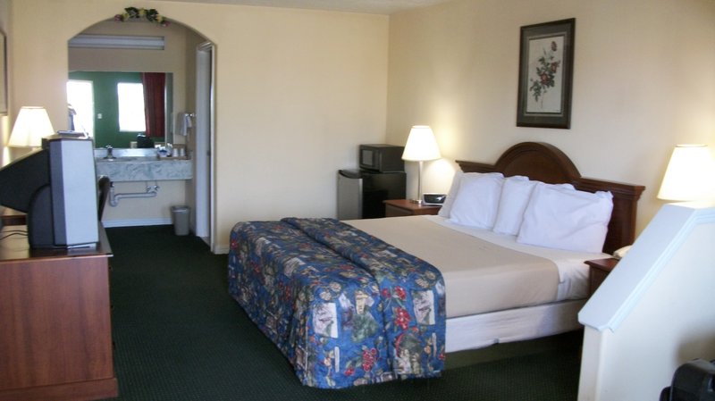 Americas Best Value Inn - Waller, TX