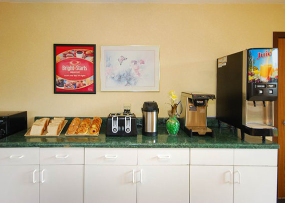 Econo Lodge - Forsyth, GA