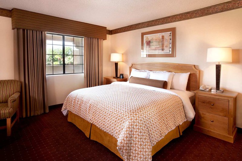 Embassy Suites By Hilton Phoenix North - Phoenix, AZ