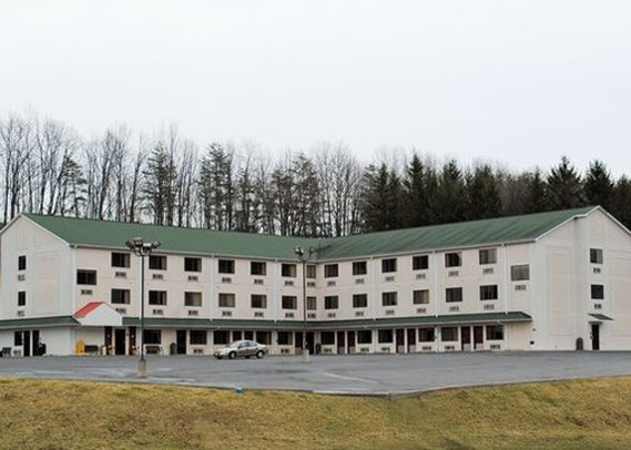 Econo Lodge - Cumberland, MD