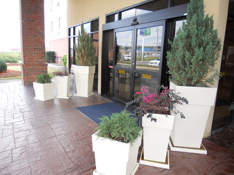 Holiday Inn Express - Pelham, AL