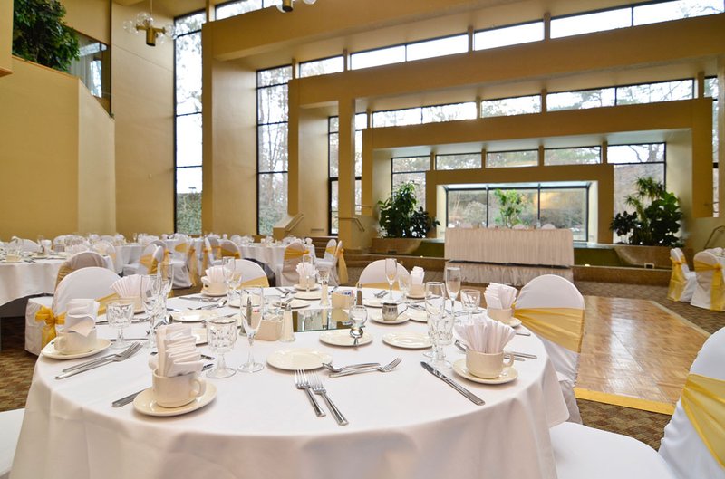 Clock Tower Resort And Conference Center - Rockford, IL