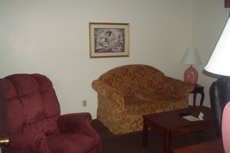 Americas Best Value Inn & Suites - Sikeston, MO