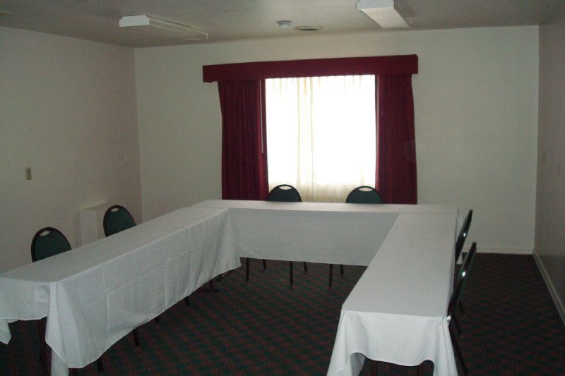 Americas Best Value Inn & Suites - Sikeston, MO